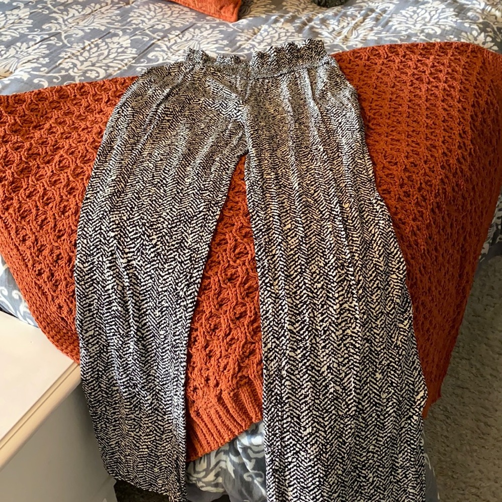 Baggy lounging pants